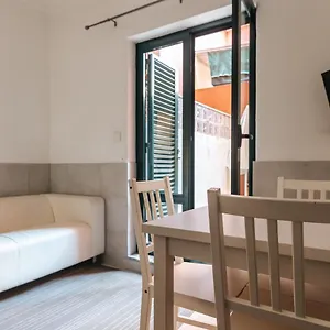terrace-lisbon-flat-near-river.hotels-lisbon-portugal.com/